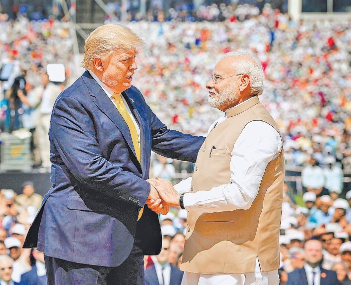 पीएम मोदी ने ट्रंप से फोन पर की बातचीत, द्विपक्षीय सहयोग की समीक्षा