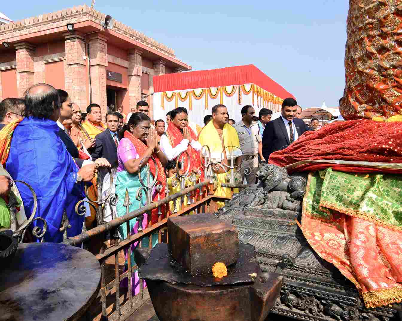 राष्ट्रपति मुर्मू ने श्री जगन्नाथ मंदिर में पूजा-अर्चना की