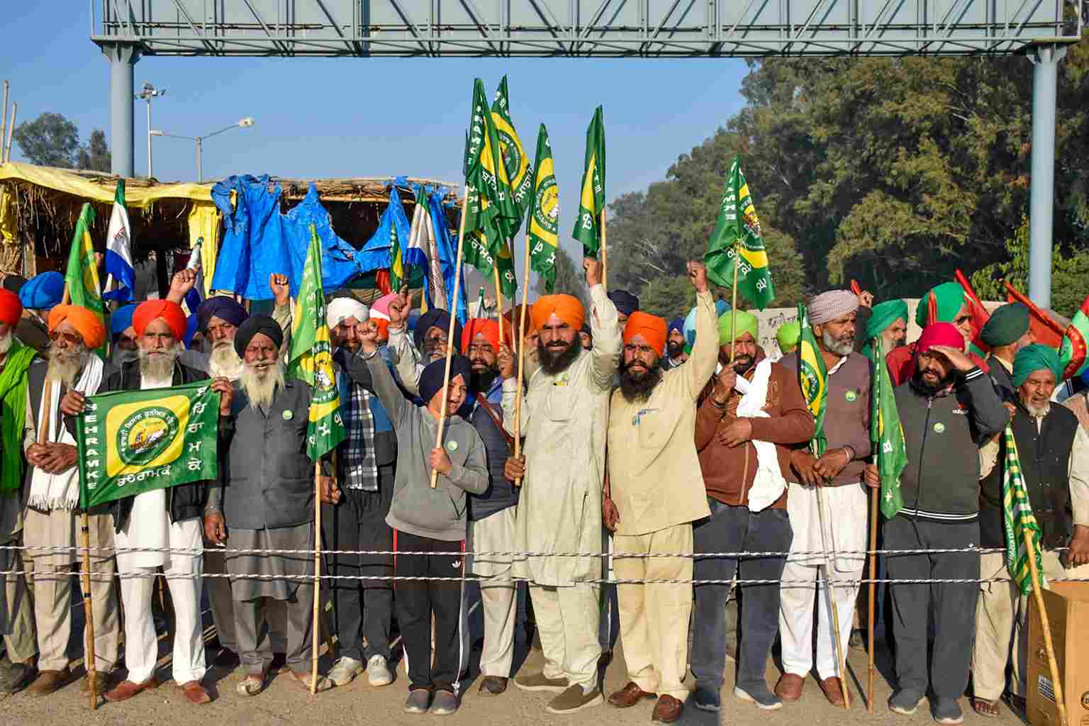 किसान मार्च: हरियाणा ने अंबाला के 11 गांवों में मोबाइल इंटरनेट, ‘बल्क एसएमएस’ सेवा निलंबित की
