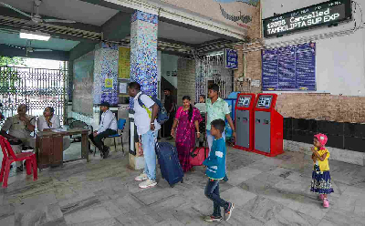 चक्रवात ‘दाना’ : भुवनेश्वर में विमान, ट्रेन सेवा बहाल